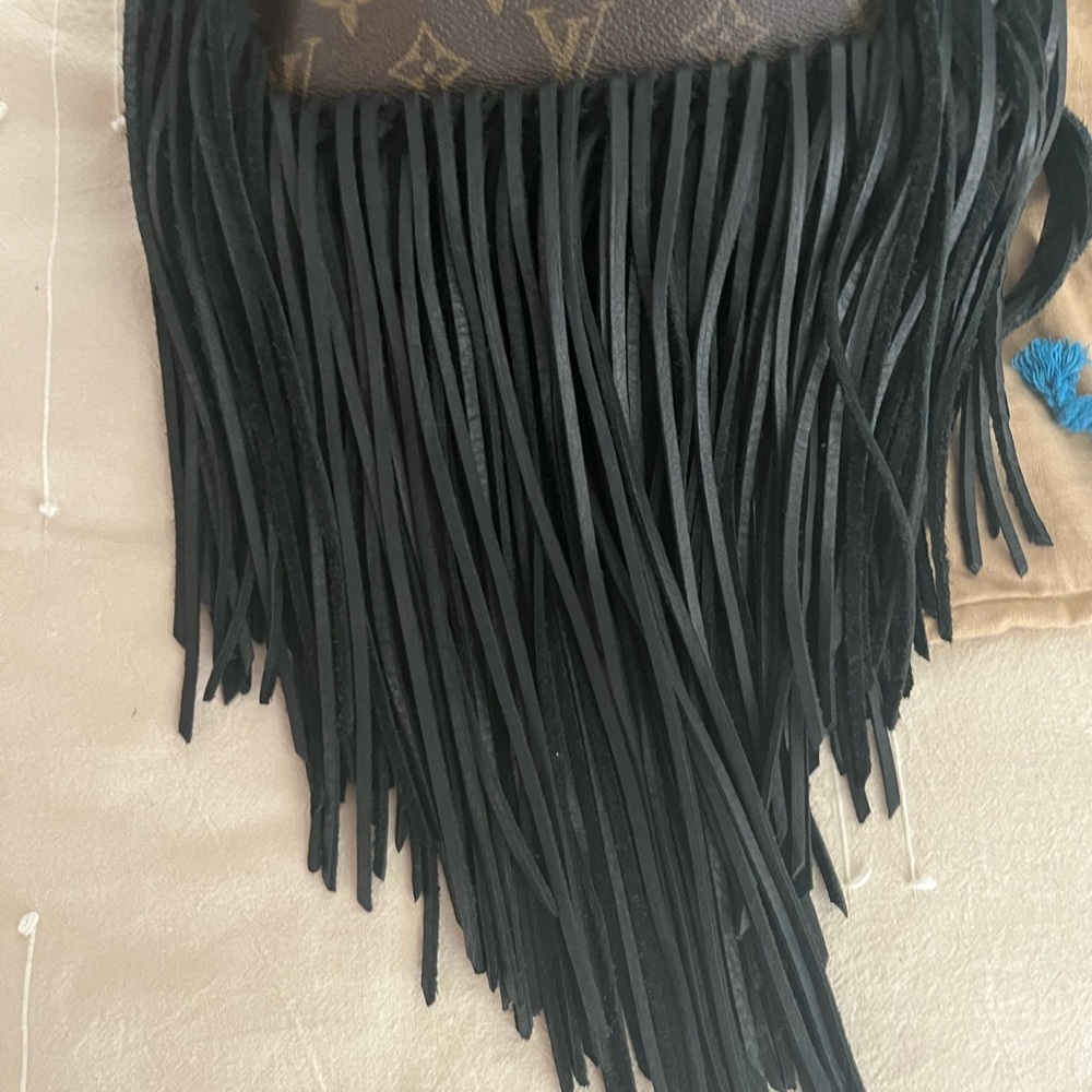 Louis Vuitton black fringe purse - Picture 6 of 14